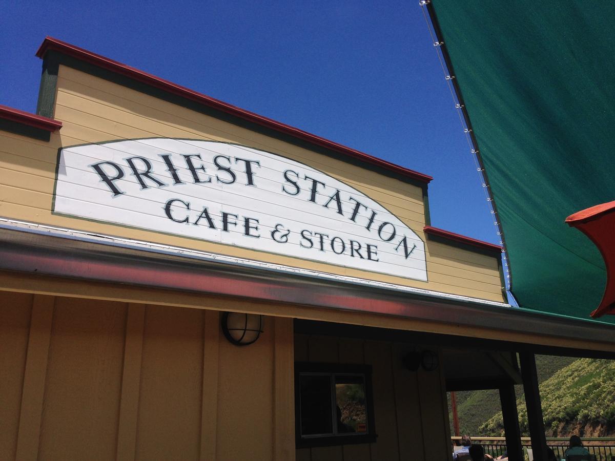 Priest Station Cafe & Cabins Groveland Exterior photo